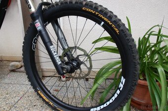 Downhill kolo THE UNCHAINED ROSE - 6