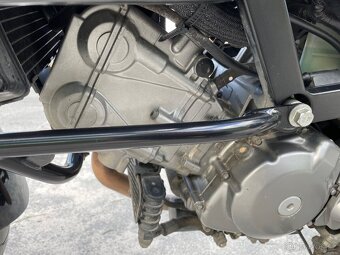 Suzuki V-Strom DL 650 - 6