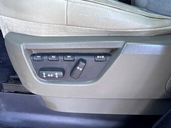 Land Rover Discovery 2 2.7 TDV6 - 6