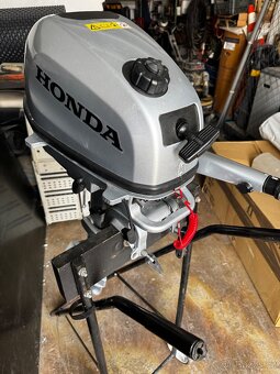 Prodám lodni motor Honda BF6 LHU - 6