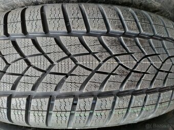 205/60/16 zimni pneu GOODYEAR a HANKOOK 205/60 R16 96XL - 6