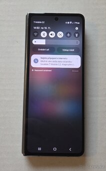 Samsung Galaxy Z Fold 4 poškozený - 6
