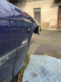 P: Pravý přední blatník BMW e36 sedan - 6