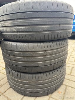 Pirelli P Zero 255/35/21 - 6
