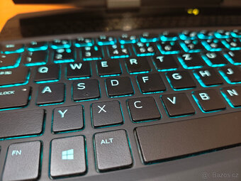 Herní dělo DELL Alienware m15 i7, RAM 32GB, SSD 1TB, záruka - 6