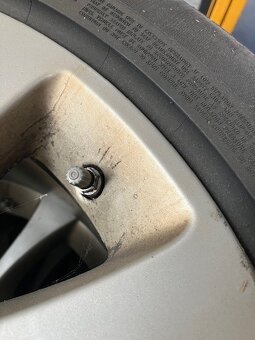 originál kola na BMW X5 - 255/50 R19 - 6