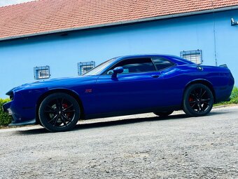 Dodge Challenger 5,7 hemi - 6