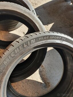 255 40 r 20 dezén 64% R. V. 2023 Michelin letní pneumatiky - 6