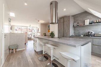 Pronájem bytu 4+kk 124 m² s terasou Praha 2 - 6