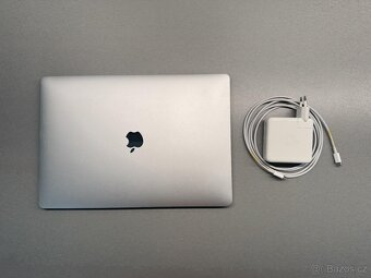 Apple MacBook Pro 15" (2018) - PĚKNÝ STAV - 6
