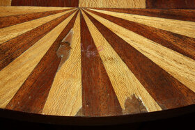 Šachy, starý šachový stůl, šachovnice, šachové figury - 6