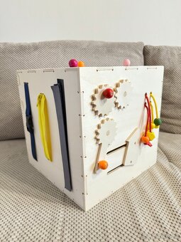Dřevěný activity board - 6