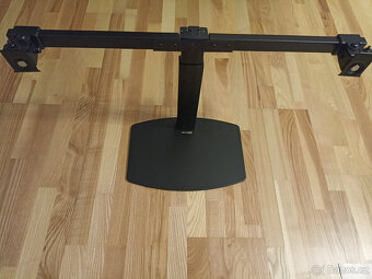 2x 24" LCD Samsung, Alza Ergo stojan, Dell USB-C dock - 6