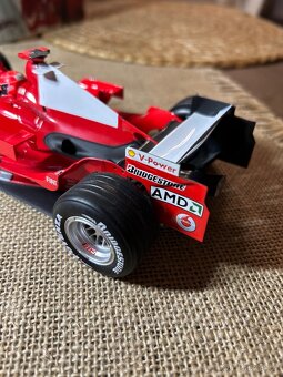 Ferrari 248 F1 1:18 - 6