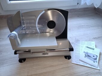 Výkonný kráječ Princess 150W 0-15mm - 6