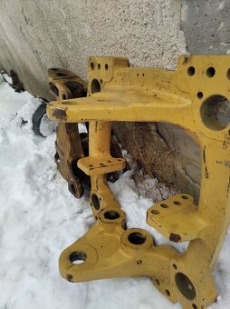 Predám diely cat 428 432 B C D E - 6