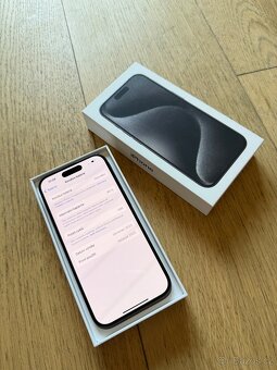 Apple iPhone 15 Pro 256GB černý - 6