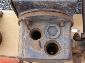 Prodám stabilní motor Benz 4-5 HP - 6