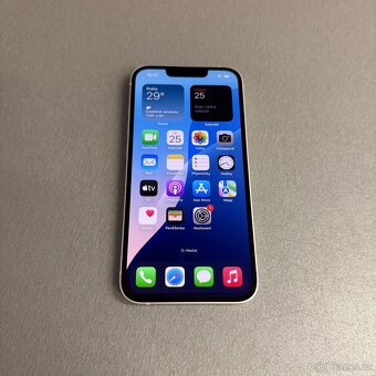 iPhone 13 128GB bílý, pěkný stav, 12 měsíců záruka - 6