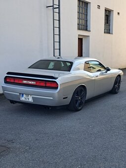 Dodge Challenger - 6