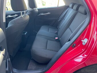 Toyota Auris, 1,33 VVT-i , nová STK, 6 rychlostí - 6