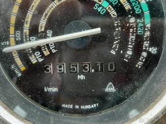 Traktor Zetor 7011 s čelním nakladačem a SPZ - 6