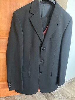 Krásný pánský společenský černý oblek s vestou C&A - 6