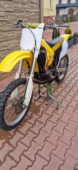 Suzuki RM 250 - 6