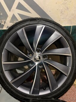 Alu kola Škoda R18 5X112 LETNÍ PNEU 225/40 R18 TURBINE - 6