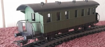 PIKO 2 H0 MODEL OSOBNÍHO ŽELEZNIČNÍHO VAGONU (NDR - SONNEBER - 6