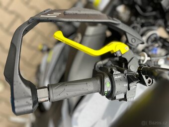 Yamaha MT 10 Tour Edition, nadstandartní výbava - 6