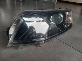 LEVÝ PŘEDNÍ SVĚTLOMET ŠKODA OCTAVIA III - 6