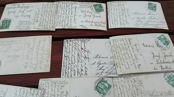 Staré pohledy ,socha koně , časopisy. - 6