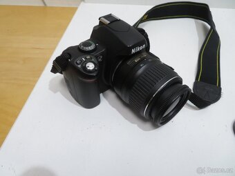 Digitální fotoaparát Nikon D40 + objektiv (závěrka 17596) - 6