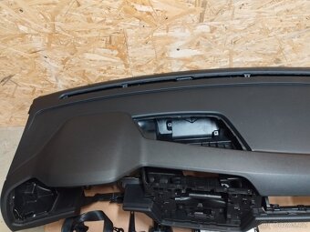 Airbagy, palubní deska, pásy Volkswagen Touran - 6
