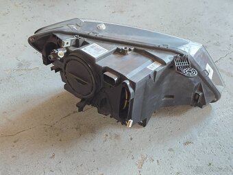 Predni svetlo BMW F25 x3 - 6