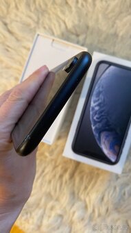 iPhone XR 64GB černý, 91% baterie, top stav - 6