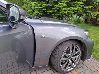 Lexus IS300h F-Sport - 6