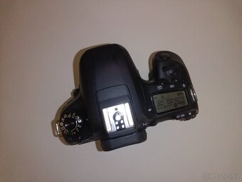 Canon EOS 77D - 6