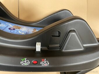 Graco Isofamily základna jako nová - 6