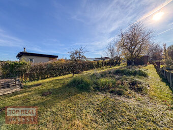 Zahrada s menší dřevěnou chatkou – Zlín – Malenovice - 6