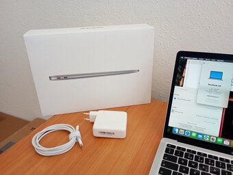 Macbook Air 13 palců M1 chip 16GB RAM 512 SSD 36 cyklů - 6