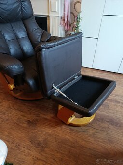 ZNAČKOVÉ RELAXAČNÍ KOŽENÉ OTÁČECÍ KŘESLO -PODNOŽNÍK - 6