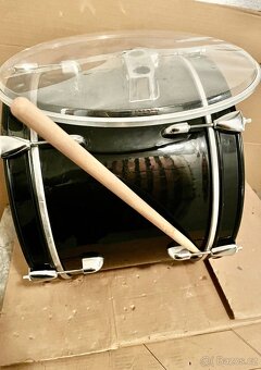 Buben na fandění. - 6