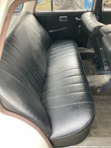 Mercedes Benz 220S W111 - 6