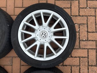 Alu orig letni sada Volkswagen 5x112 7J ET54 225/45 R17 - 6