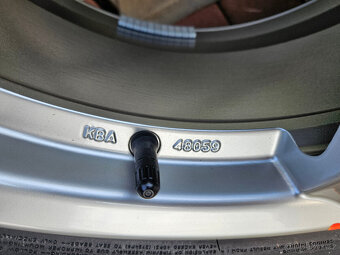 HYUNDAI nová alu sada 18" 235/60 TPMS Bridgestone - 6