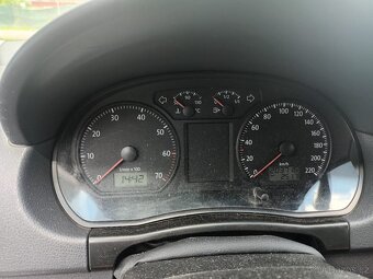 VW Polo 1.4i 16V 9N 2006 Poškozený motor - 6