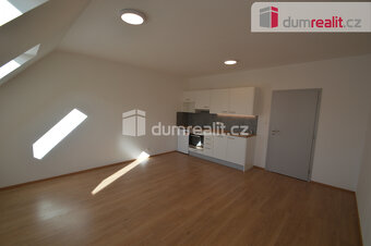 Pronájem bytu 2+kk 40 m2 P4 Nusle terasa nezařízený novostav - 6