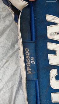 Starší golmanská hokejová výstroj - 6